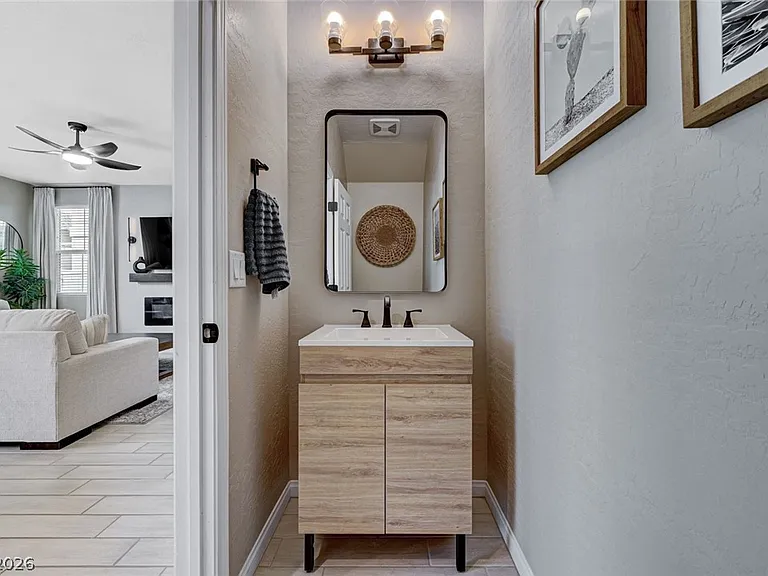 372 Silva Pl — Photo 14