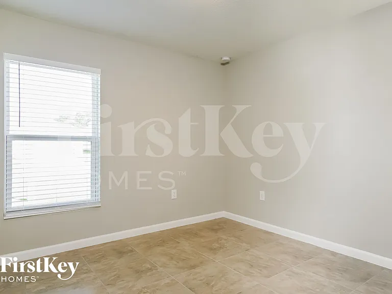 646 Lindbergh Way — Photo 15