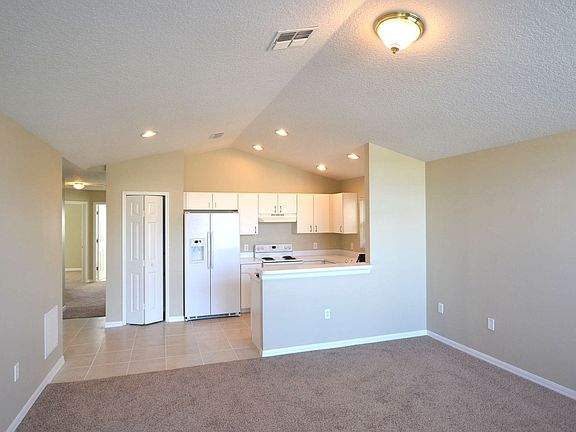 4th image of 2412 Knightsbridge Blvd