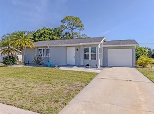 5568 Kenwood Dr, North Port, FL 34287