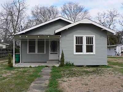 1st image of 318 W 10th St