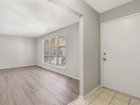 3rd image of 14706 Airelle Ct
