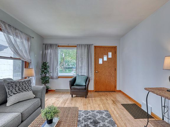 3rd image of 1228 Marquette Ave