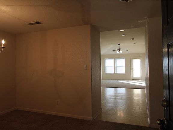 5th image of 2118 Lawn Crest Dr