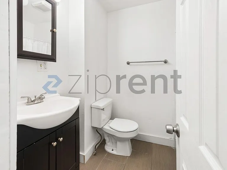 34 Cunard St #3 — Photo 9
