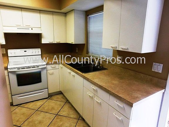 2nd image of 922 Royal Palm Dr