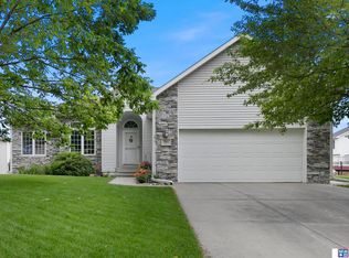 7611 S 33rd St, Lincoln, NE 68516