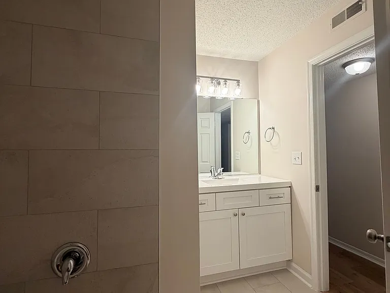 705 Lakecrest Ave — Photo 28