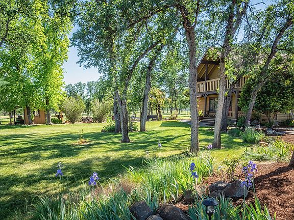 4th image of 8784 Sun Valley Dr