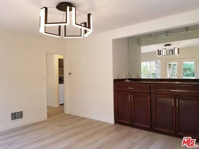 1745 Midvale Ave — Photo 15