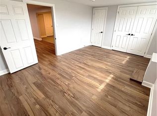 87 Locheed Dr, Hamilton, ON L8T4L5