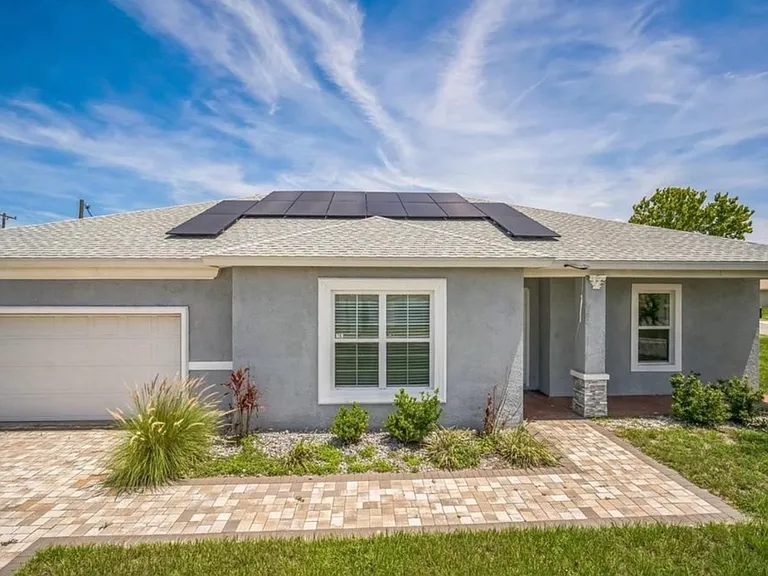 10517 Camelia Dr — Photo 2