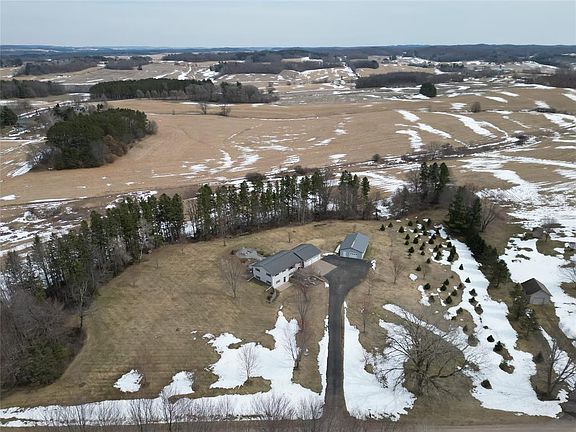 3rd image of 47838 Tower Road