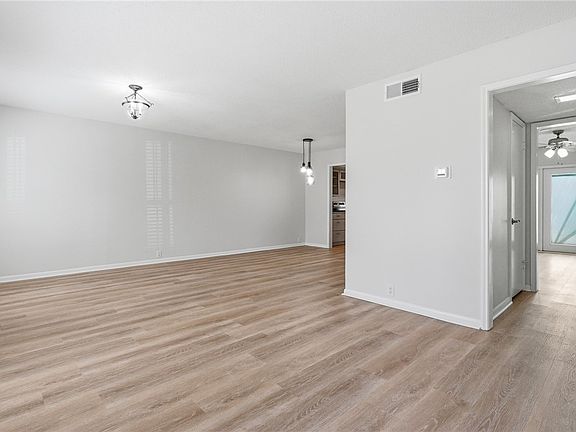 3rd image of 29 Townhouse Ln