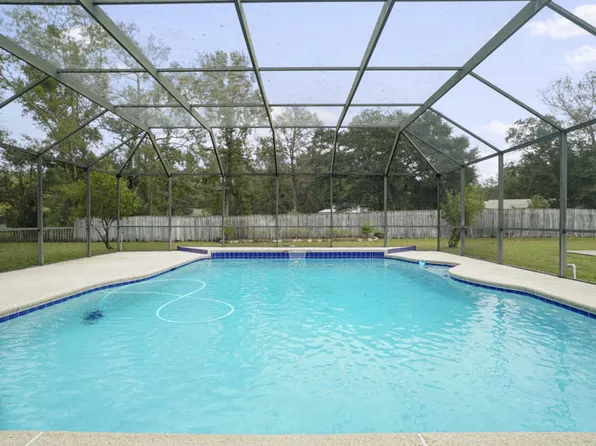 14875 Cape Dr E, Jacksonville, FL 32226