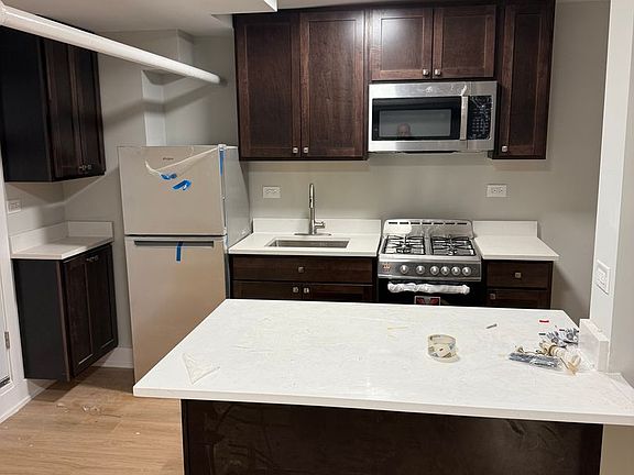 4th image of 1508 W Fargo Ave #6-G