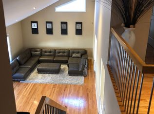 824 Oakleigh Rd, Valley Stream, NY 11581