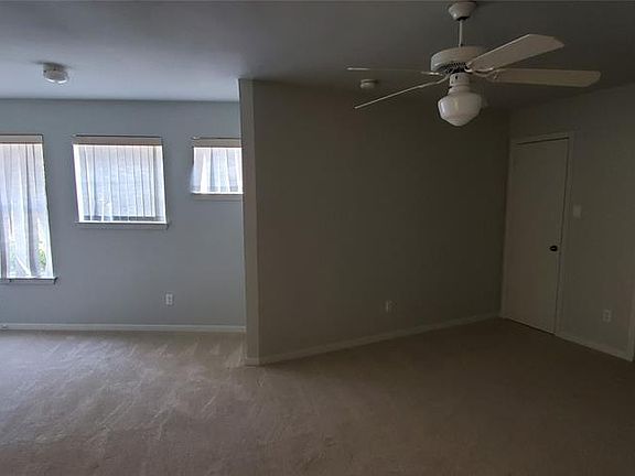 4th image of 6700 Creekside Ln