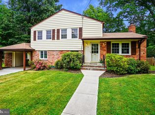 1032 Croton Dr, Alexandria, VA 22308