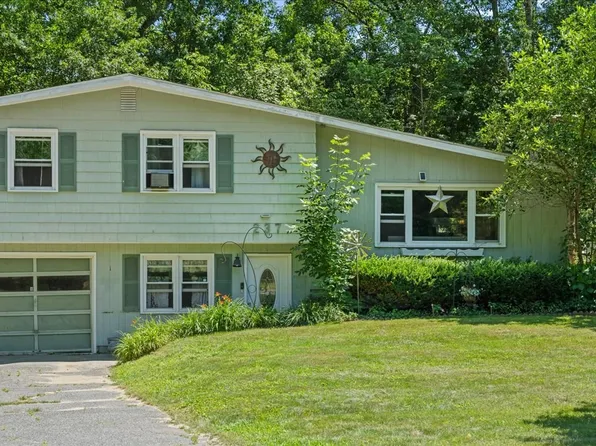237 Boston Rd, Palmer, MA 01069
