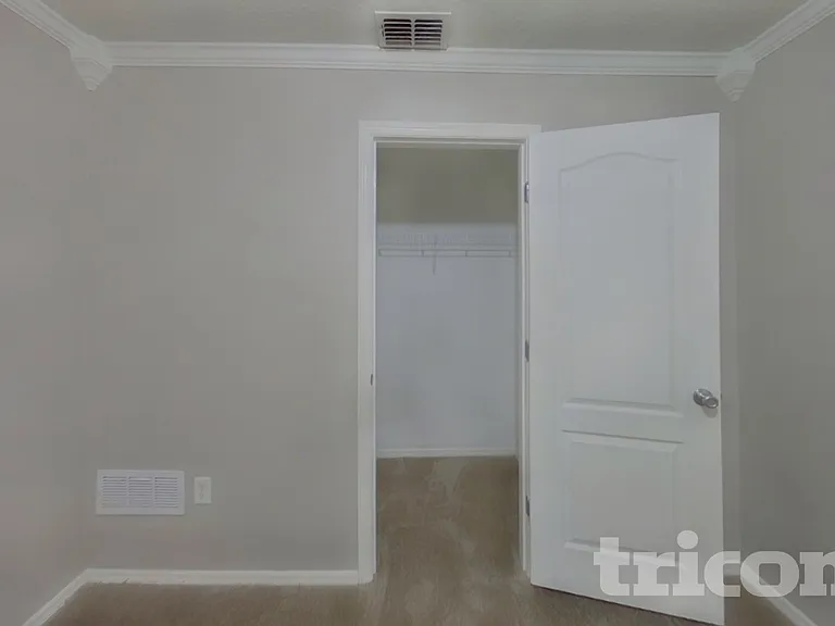 11931 Alexandra Dr — Photo 10