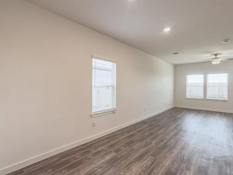 3918 Windy Whisper Dr — Photo 10