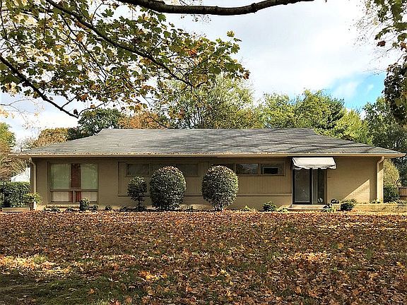 4th image of 624 Farrell Pkwy