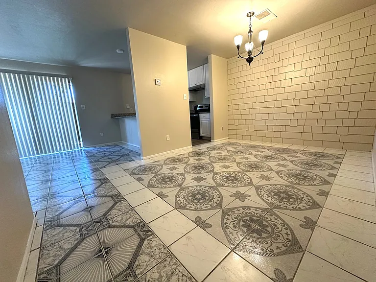 609 Fort Sumpter Dr — Photo 8