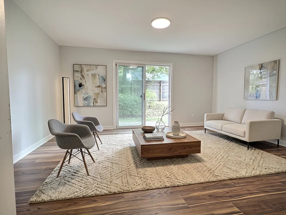 76 Spring St #104
