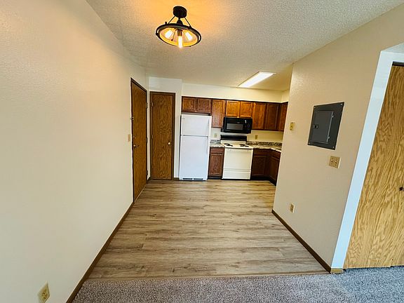 4th image of 156 Westside Dr APT 2