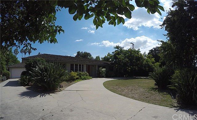 1st image of 220 E Longden Ave