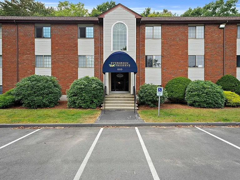 1810 Skyline Dr — Photo 33
