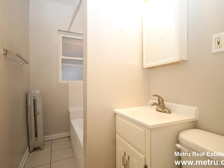 1342 W Argyle St #3S — Photo 6