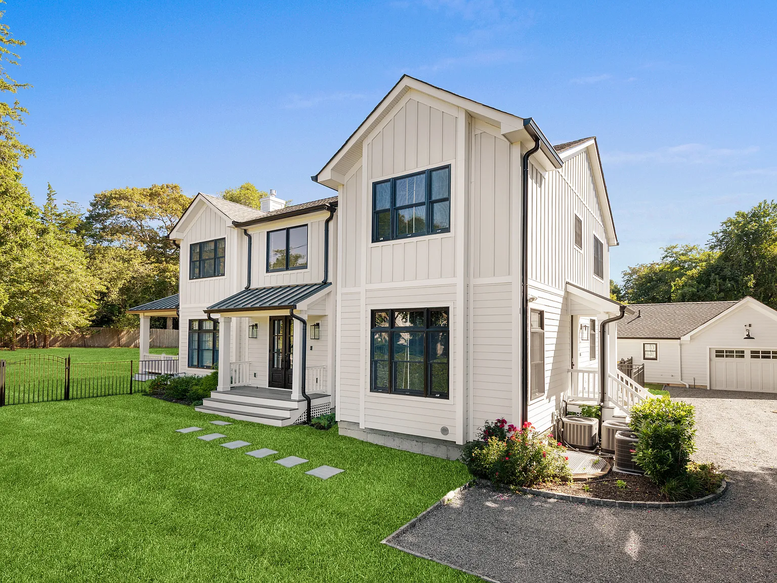 Southampton New Construction with Pool House — Photo 3
