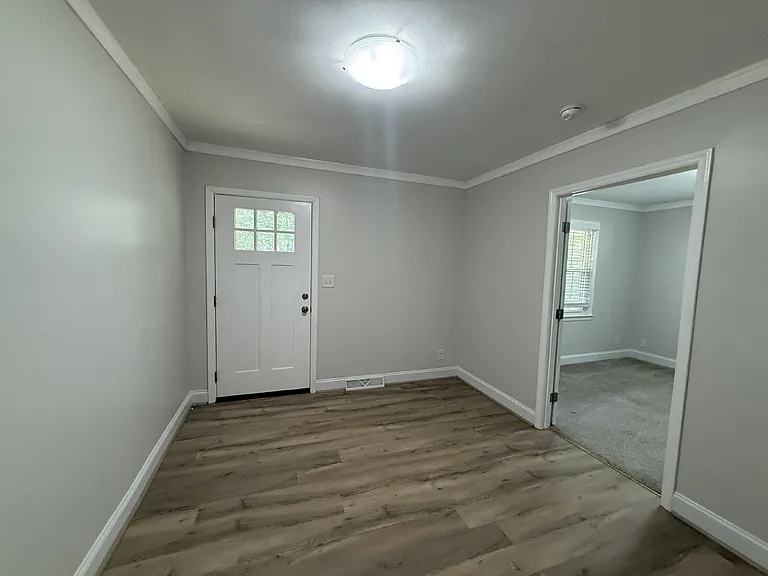 2404 Francis St — Photo 16