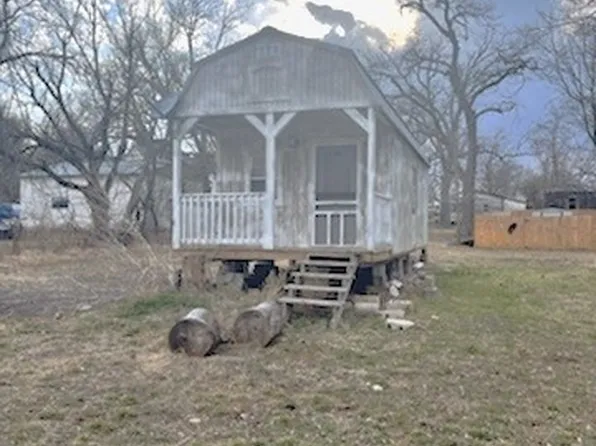 203 E Main St, Roff, OK 74865