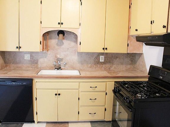 4th image of 4009 SE 22nd St