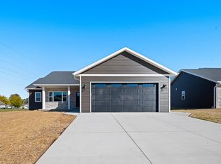 310 Rainbow Ct, Green Bay, WI 54303