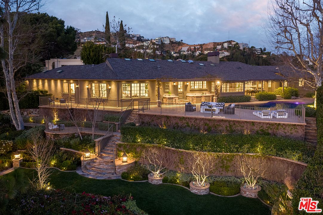 8866 Collingwood Dr, Los Angeles, CA 90069 Zillow