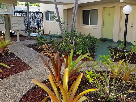 2nd image of 1010 SE 15th St APT 107