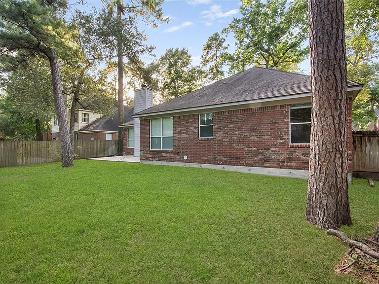 6 Windfern Pl — Photo 32