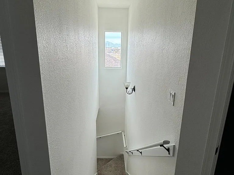 12808 Luis Cortinas — Photo 7
