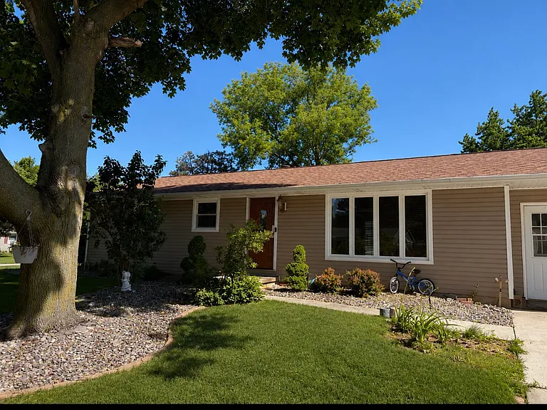 2339 Jubilee Dr — Photo 1