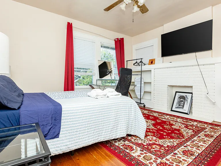4116 Junius St #4118.5 — Photo 1