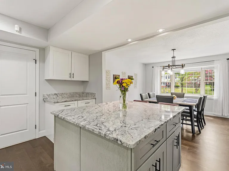 1205 Windermere Ct — Photo 13