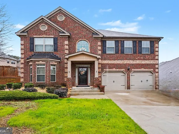 90 Waters Edge Ln, Covington, GA 30014