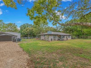 8402 Peach Tree Dr, Bryan, TX 77808