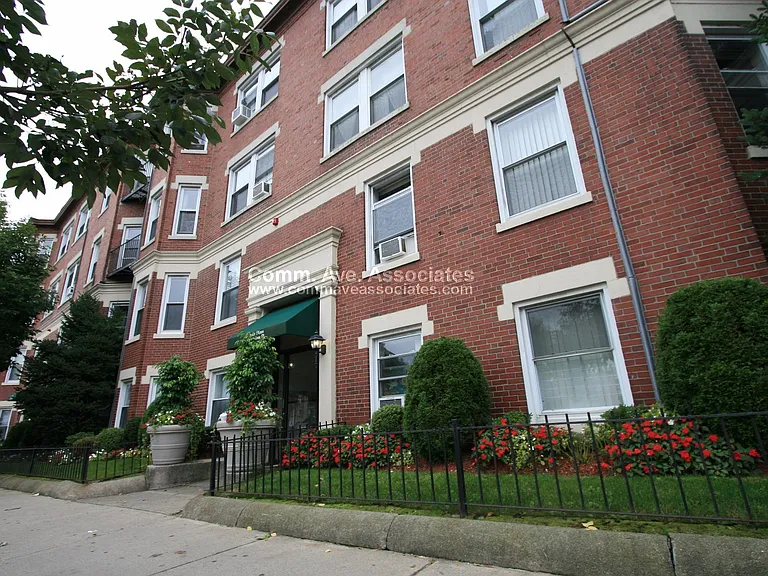 11 Barrows St #5A — Photo 4