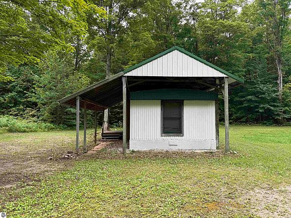 3rd image of 5175 Mancelona Rd