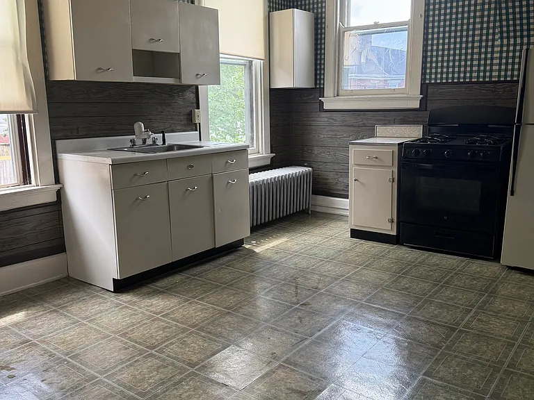 232 Van Voast Ave #2 — Photo 4
